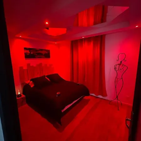 La Maison Des Plaisirs Love Room Champigny  Exterior photo