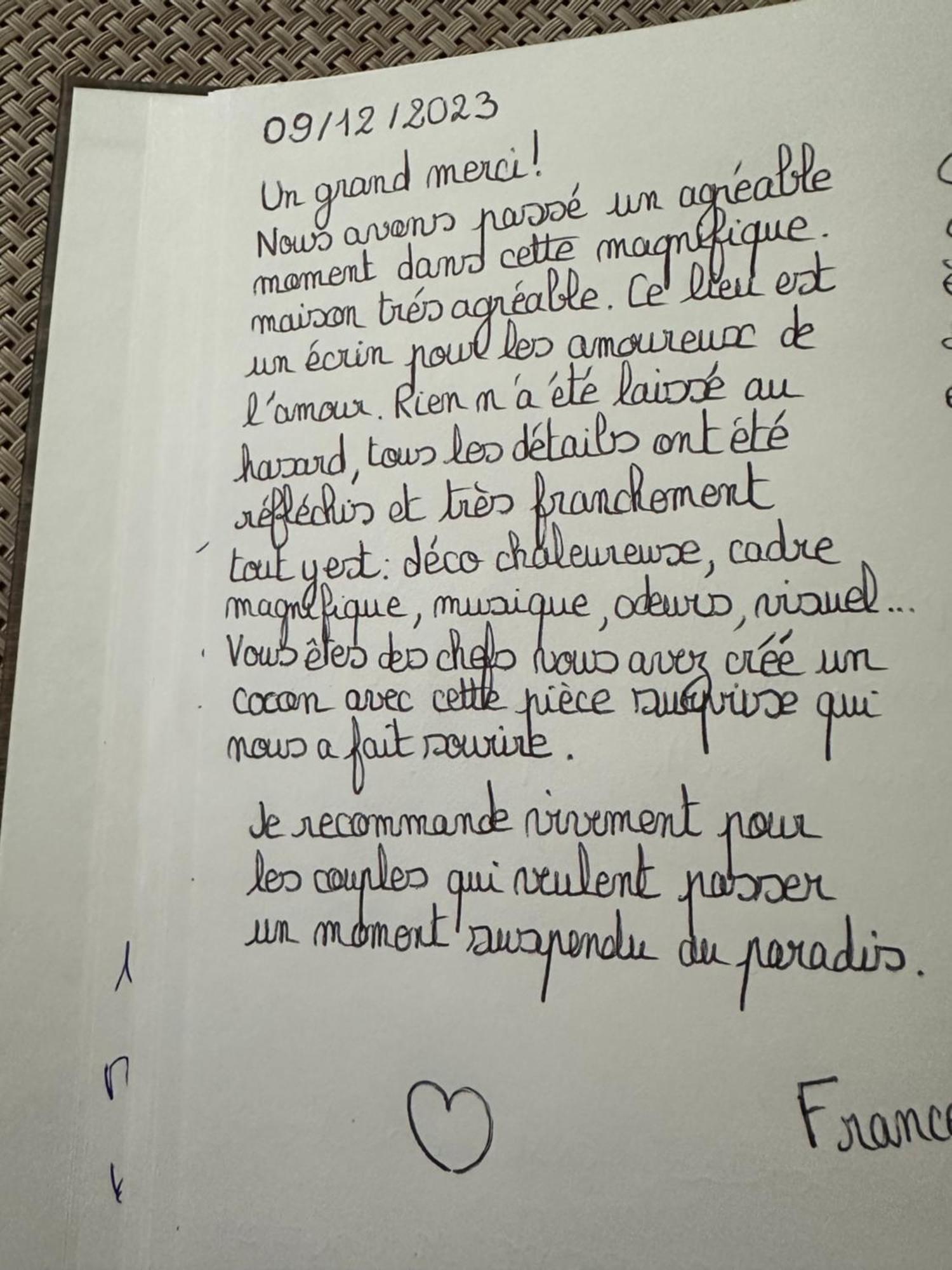 La Maison Des Plaisirs Champigny (Yonne)